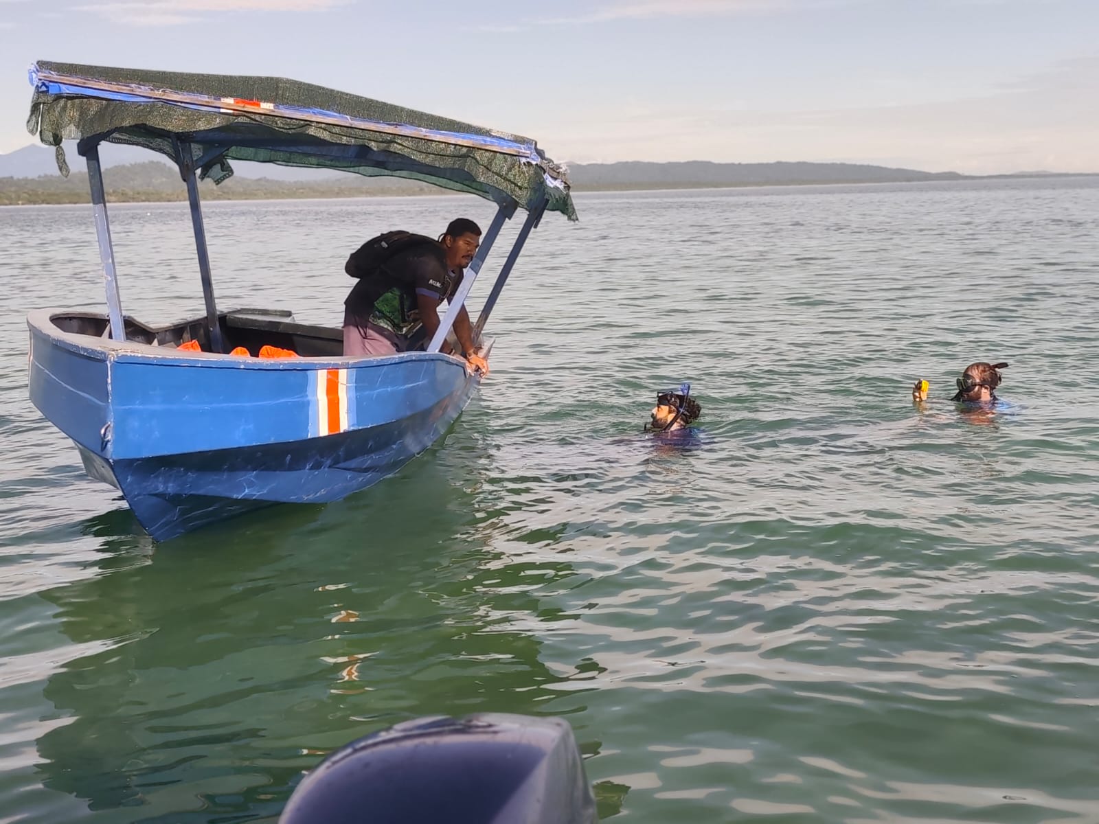 Tour en bote y snorkel en el mar del Caribe Sur de Costa Rica